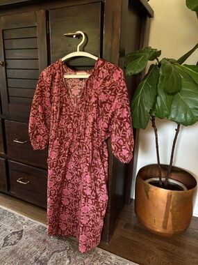 Universal Thread Pink Floral V-Neck Midi Dress